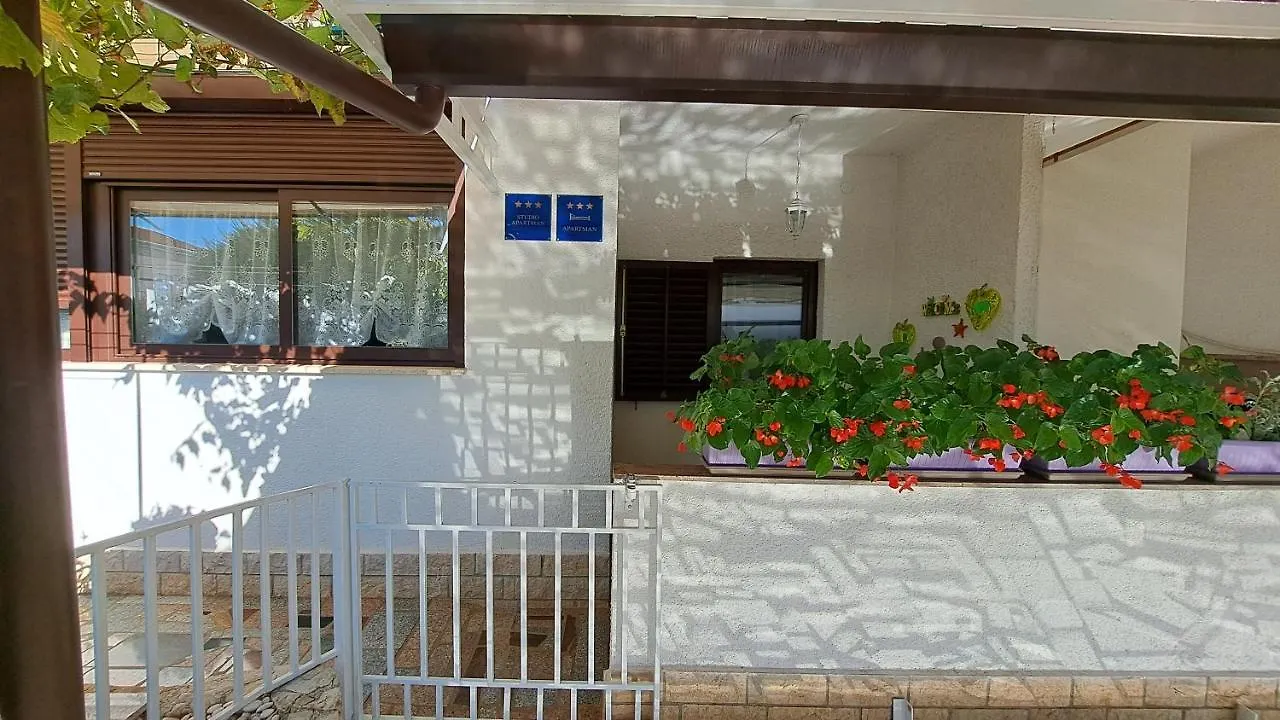 Apartments Anic Новиград